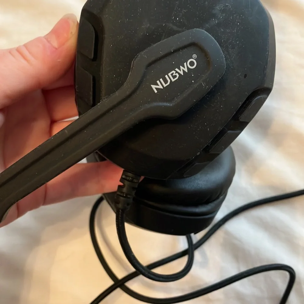 🖤 NUBWO Corded Gaming Headphones with mouthpiece. 🖤 Good condition.